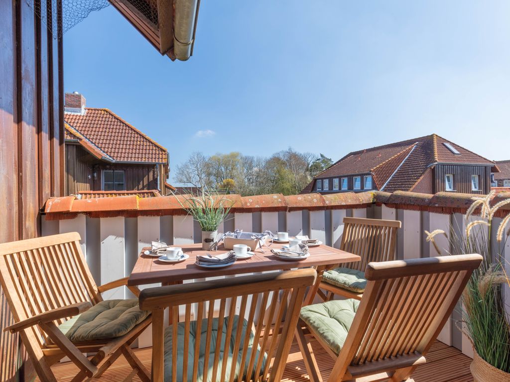 Wenkendeck – Große Maisonette mit Kamin & Balkon