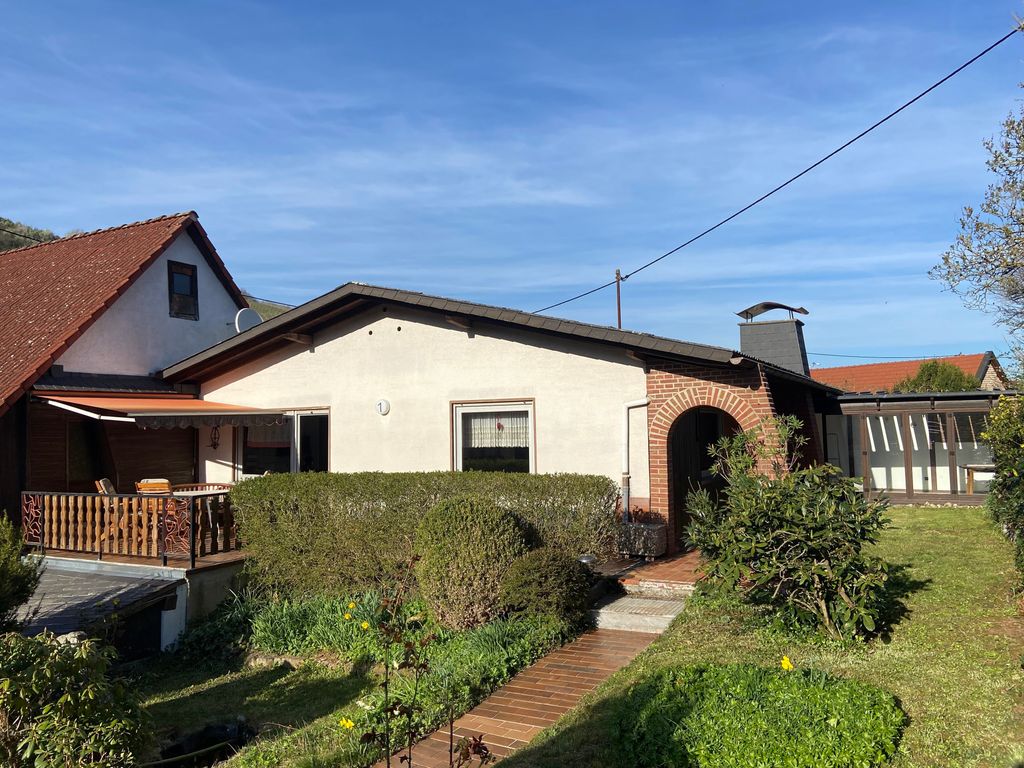 Ferienhaus im schönen Winzerdorf Kirschroth mit Sonnenterrasse und Wintergarten.