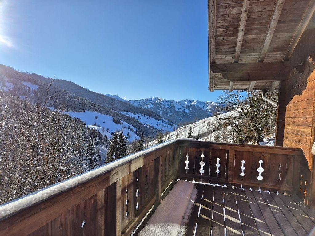 Achthütte Großarl – Urige Almhütte in Traumlage mit Infrarotkabine, Garten & Bergpanorama
