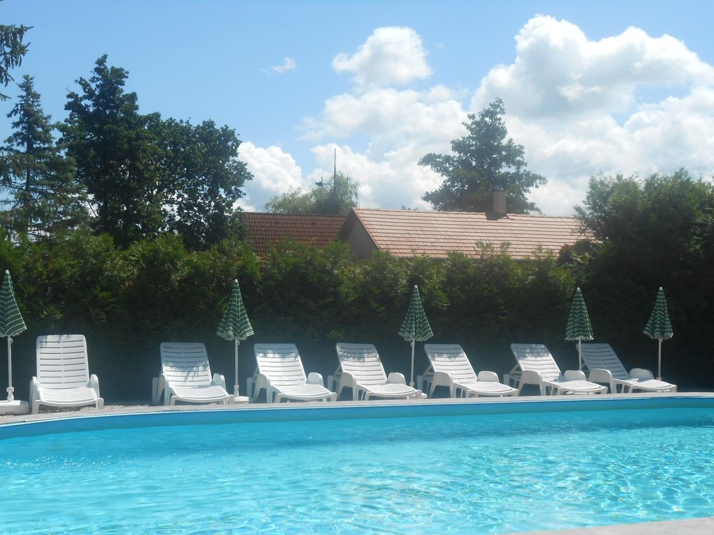 Ferienwohnung mit Pool, WLAN direkt am See (70qm)
