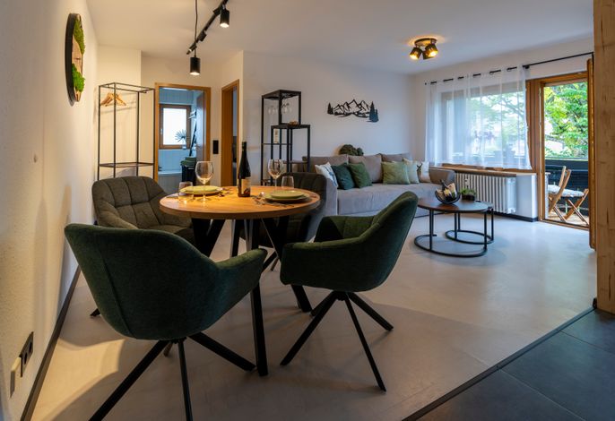 WälderNestchen - zentral - Natur pur - Tiefgarage - Balkon - modernes 2 Zimmer Appartement