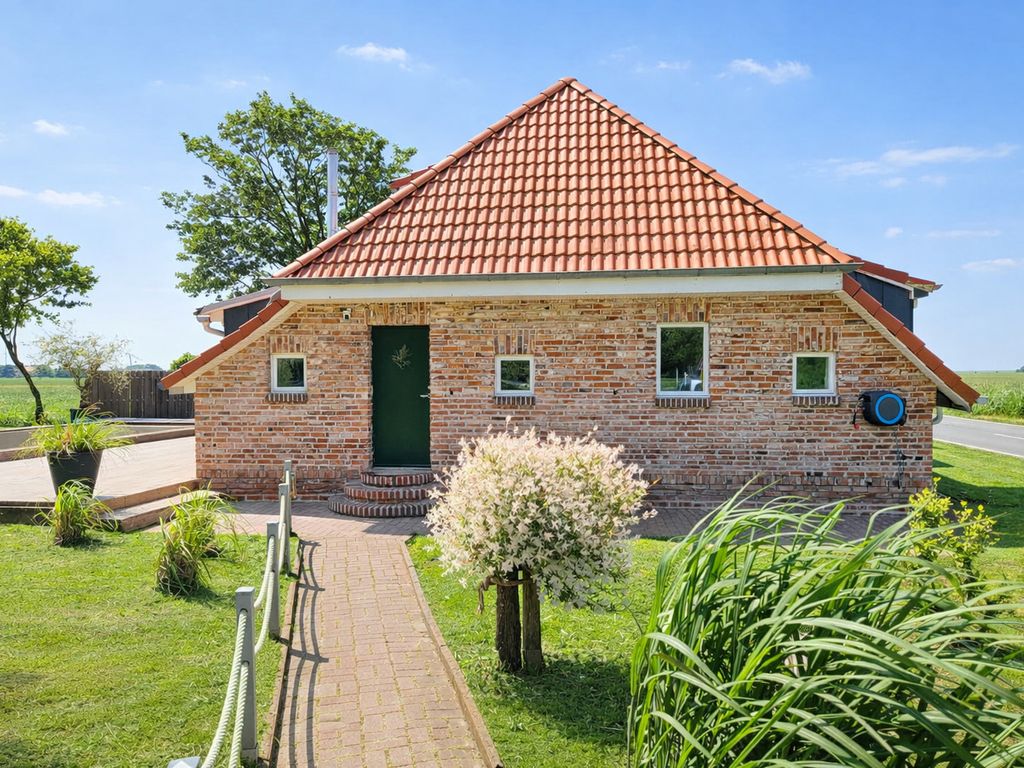 Ferienhaus"Huus an`t Diek" Luxus in Deichnähe mit Pool, Nähe Norddeich