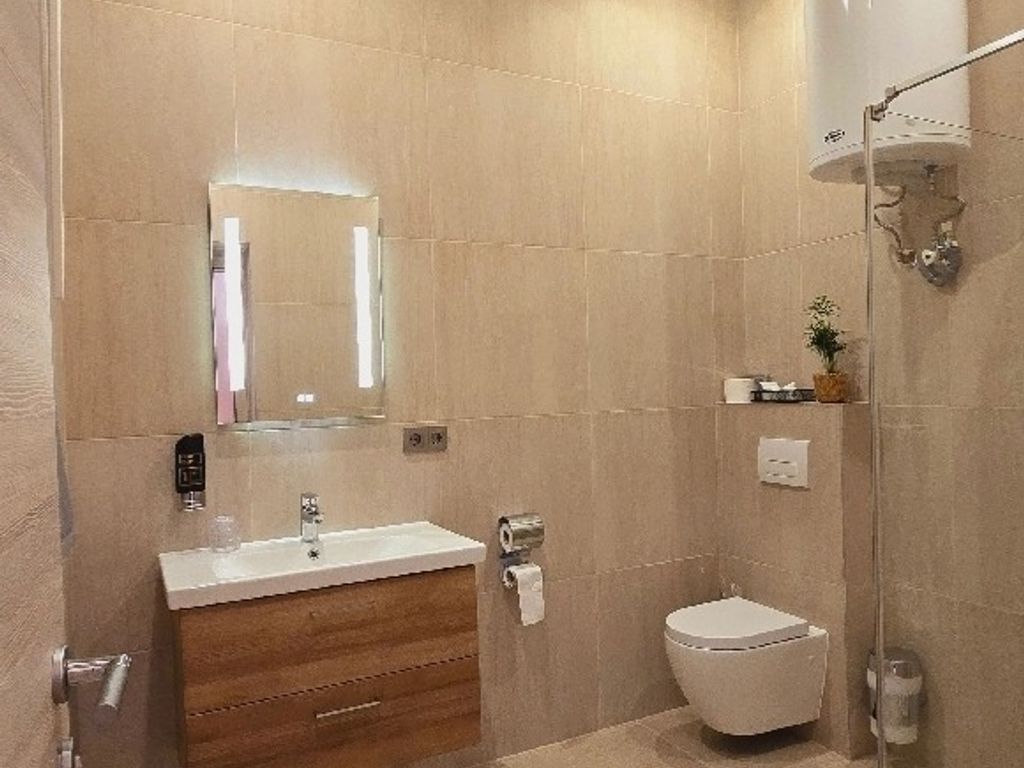 Elegance  Lux Living 206