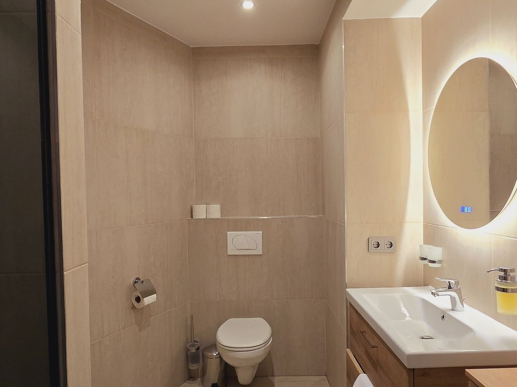 Elegance  Lux Living 212