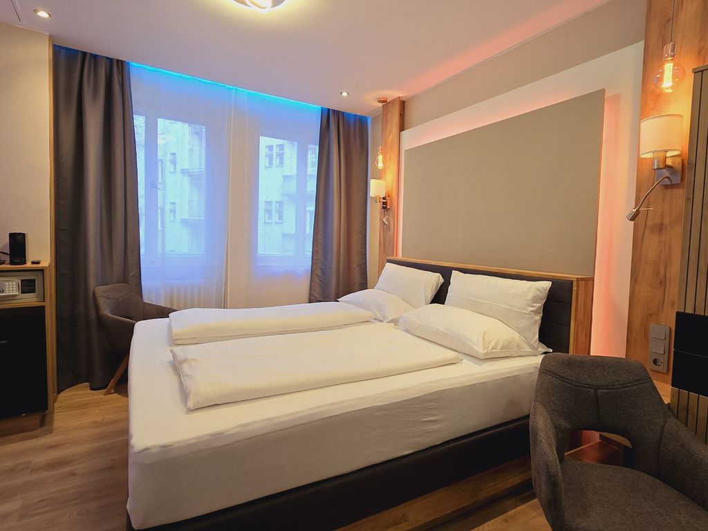 Elegance  Lux Living 212
