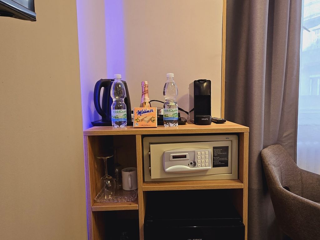 Elegance  Lux Living 212