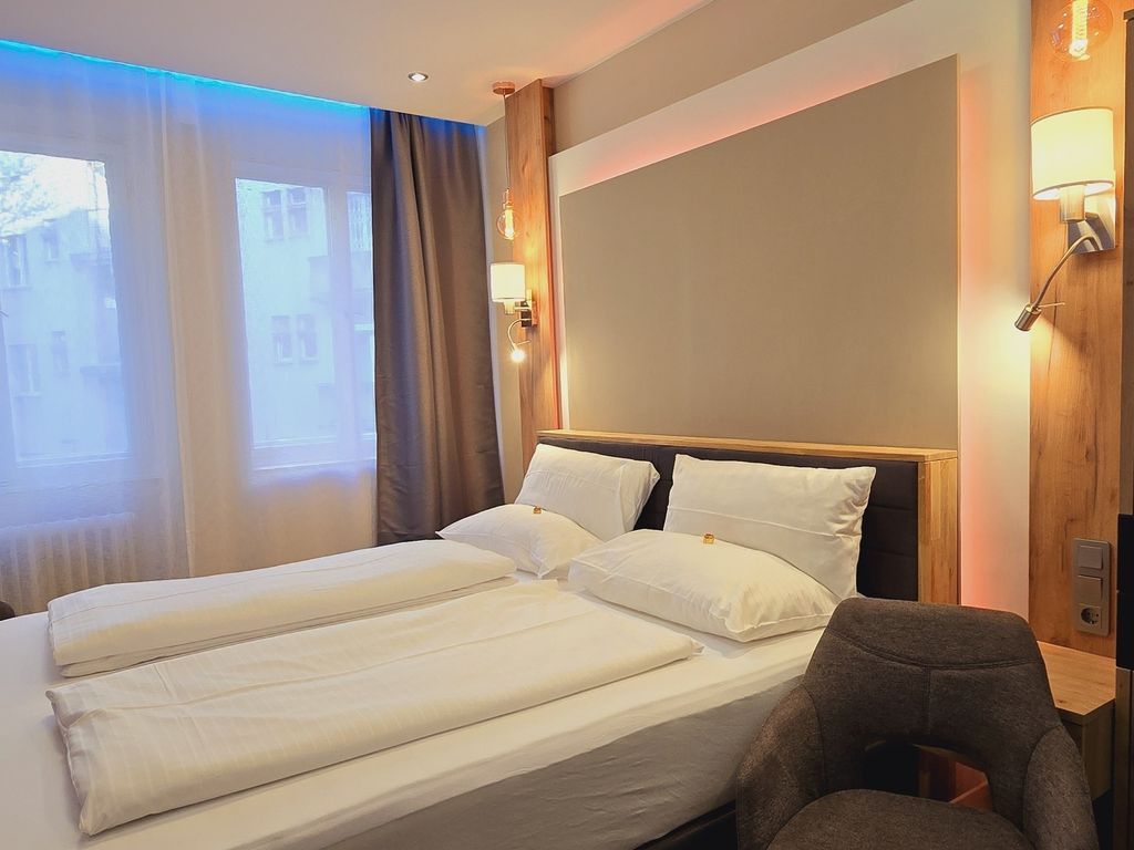 Elegance  Lux Living 212