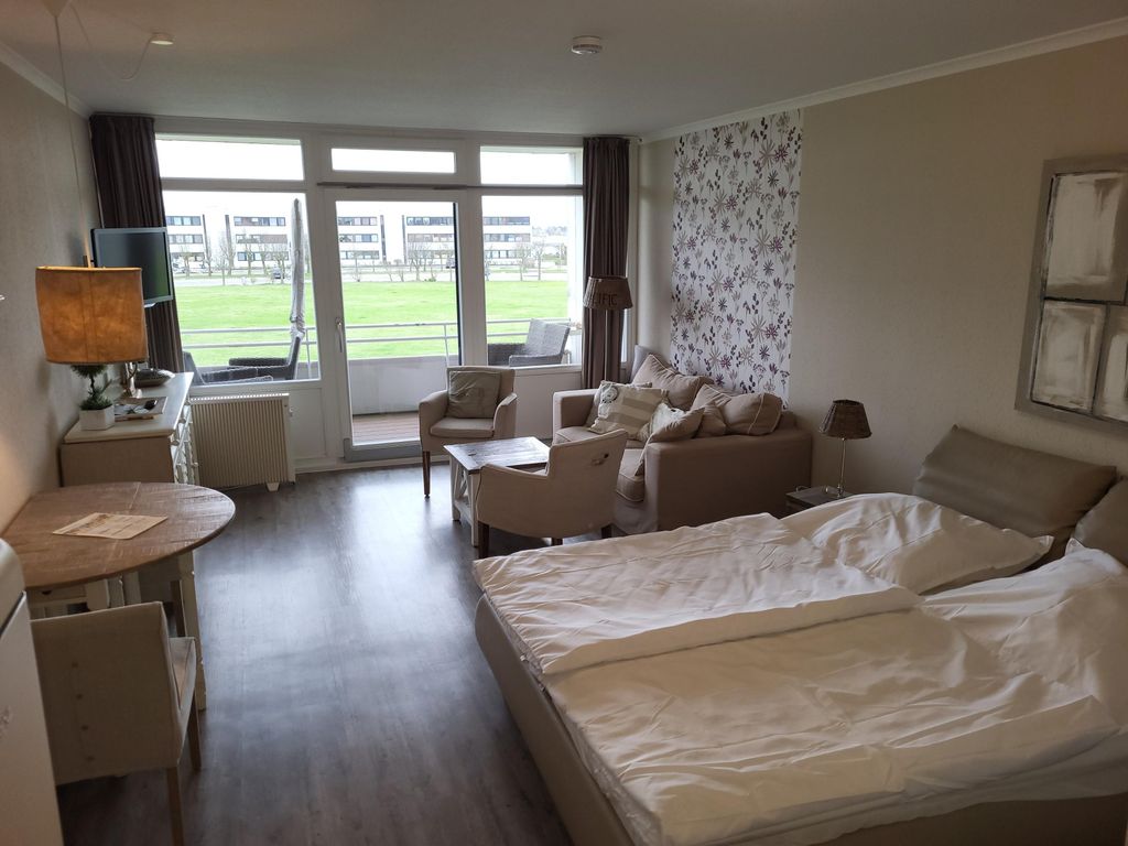 Kleine Schönheit mit Seeblick