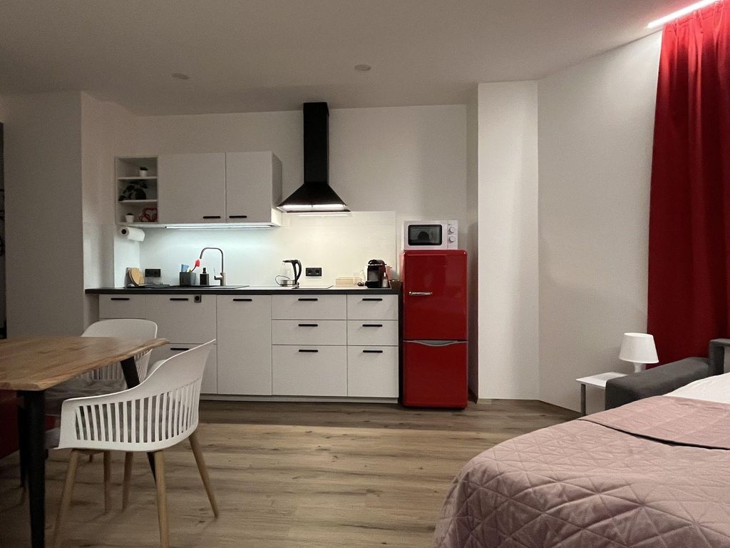 Red Comfort Retreat