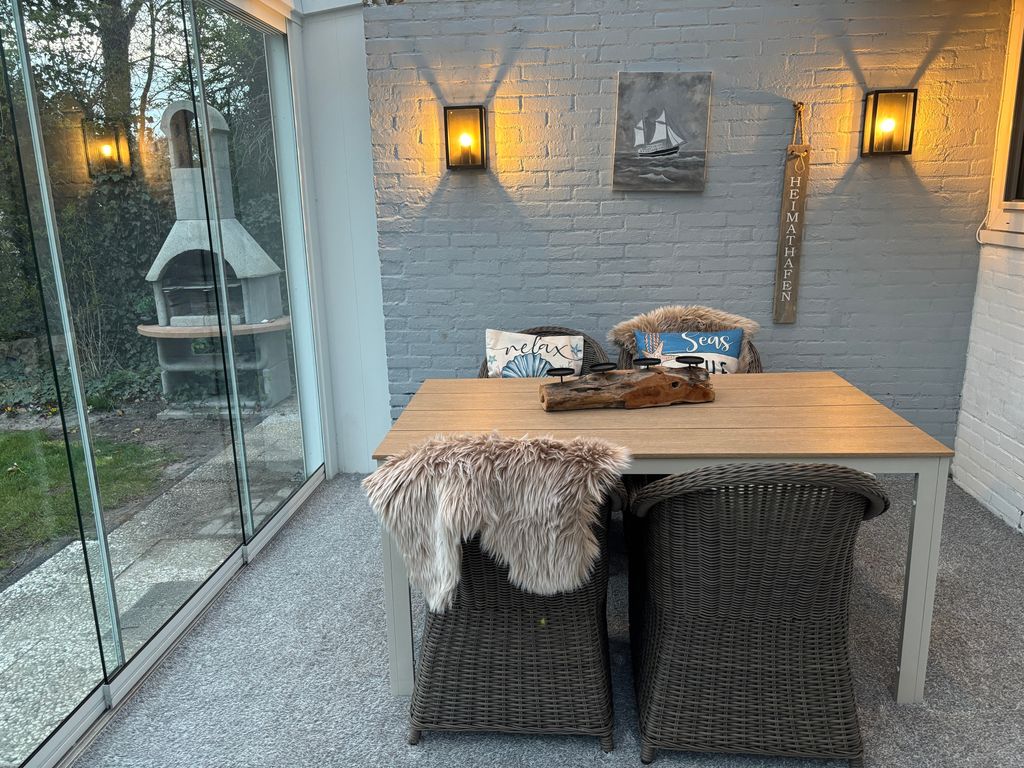Strandnahes (Nr. 156) Ferienhaus  mit traumhaften Wintergarten und uneinsehbaren, grossen Garten, Eckgrundstück