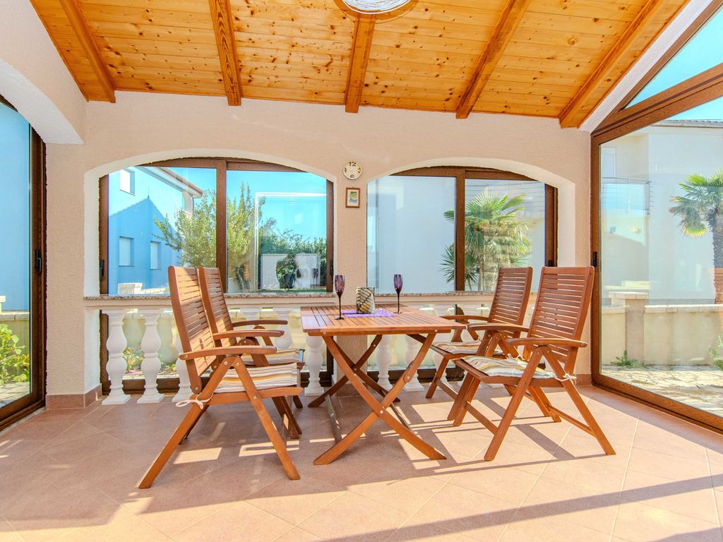 Holiday home Suric