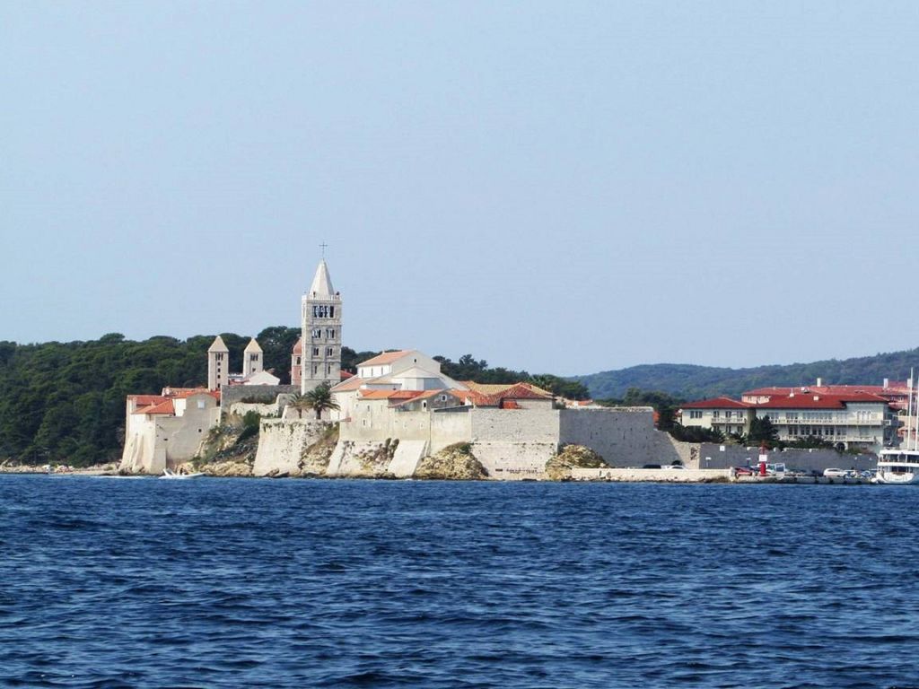 Mile Ferienhaus-excellent location close to Rab
