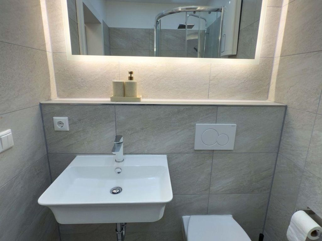 NEU ruhiges Apartment bei Hamburg Reinbek Saniert Balkon Wlan Parkplatz