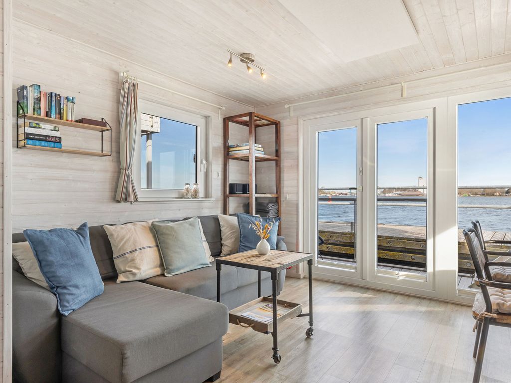 Hausboot "Mien Schipp" mit sonniger Dachterrasse