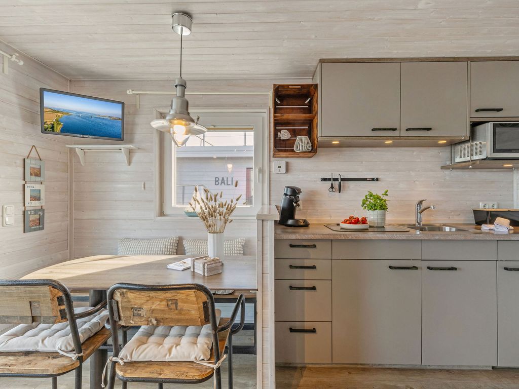 Hausboot "Mien Schipp" mit sonniger Dachterrasse