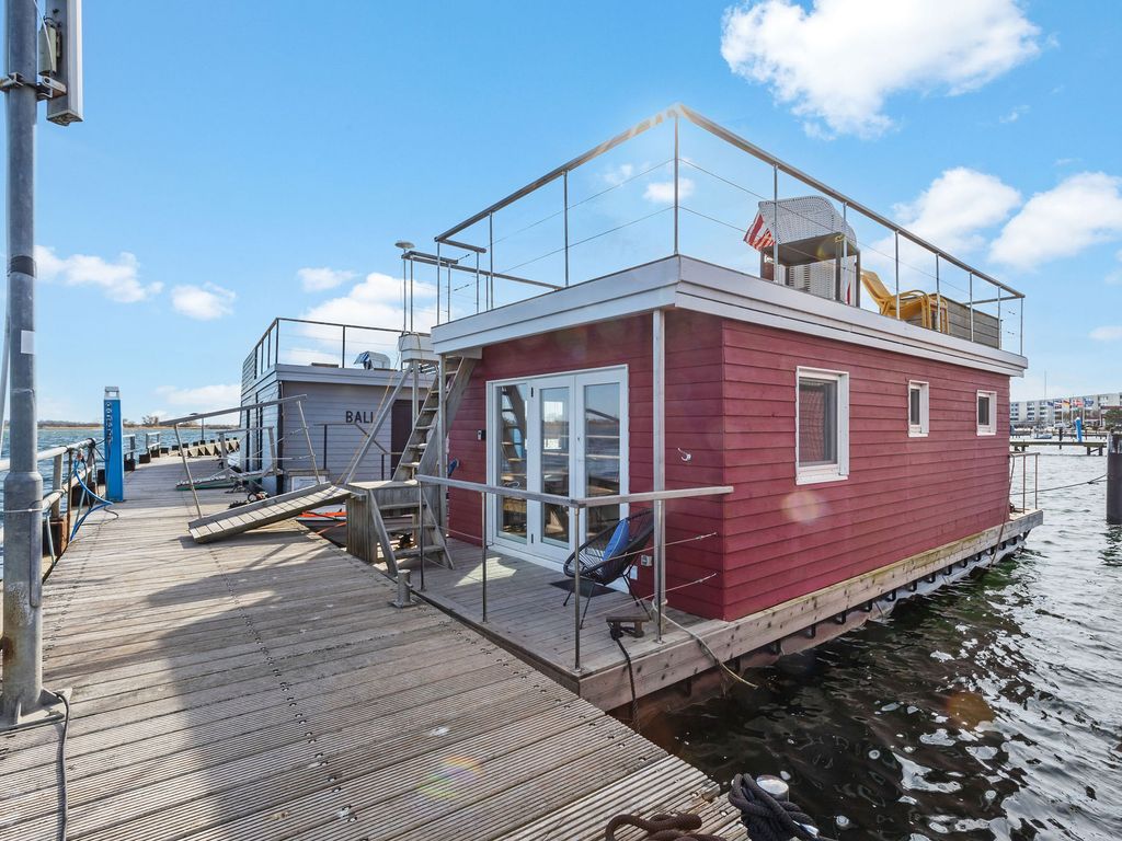 Hausboot "Mien Schipp" mit sonniger Dachterrasse