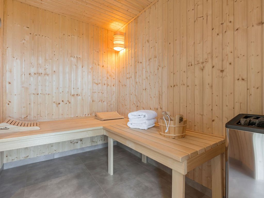 De Bööi – Luxus–Ferienhaus mit Meerblick, Sauna & Kamin