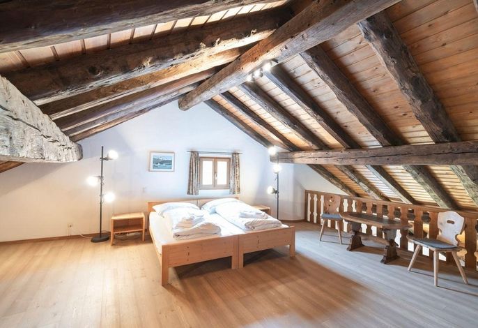 Chesa Michel - Dach-Maisonette-Wohnung Morteratsch