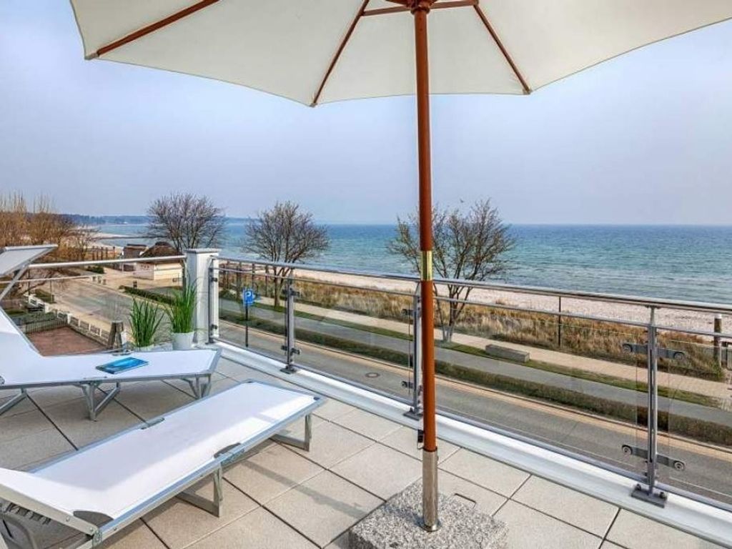 Beach Lounge