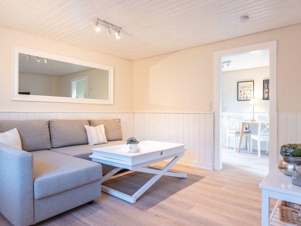 Landhaus am Meer Utersum: Küche einer Ferienwohnung