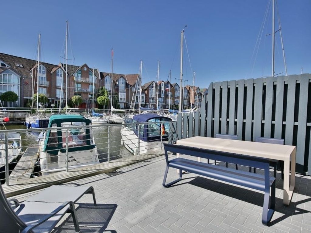 City Marina, CM24d