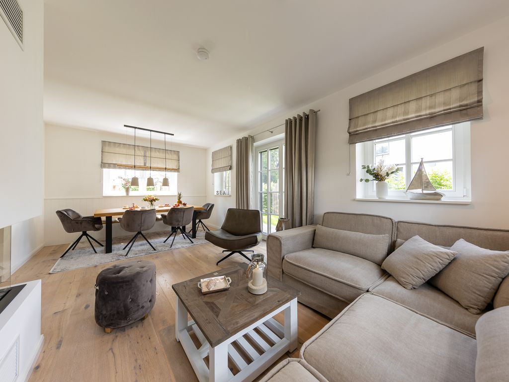 Modernes Ferienhaus mit Sauna, eingezäuntem Garten und Strandnähe. Ideal für Familien, Freunde und Hundeliebhaber