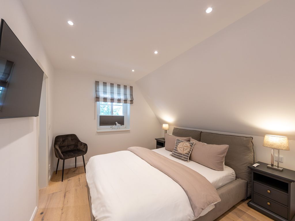 Modernes Ferienhaus mit Sauna, eingezäuntem Garten und Strandnähe. Ideal für Familien, Freunde und Hundeliebhaber