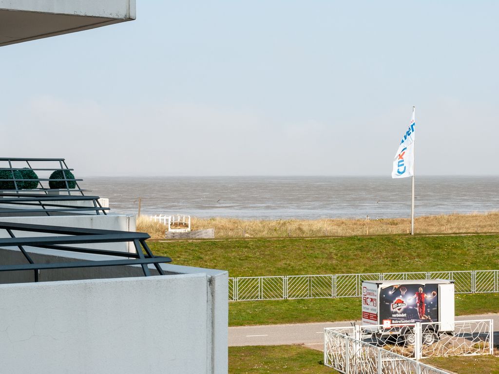 Hanseatic 210
