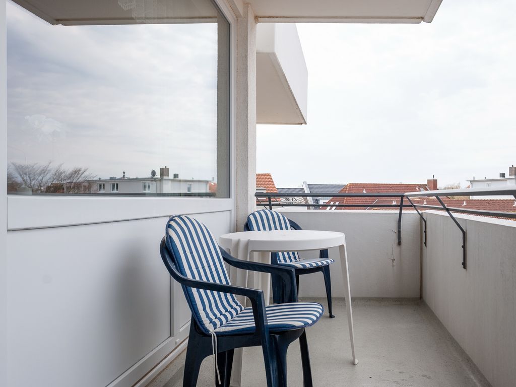 Hanseatic 302