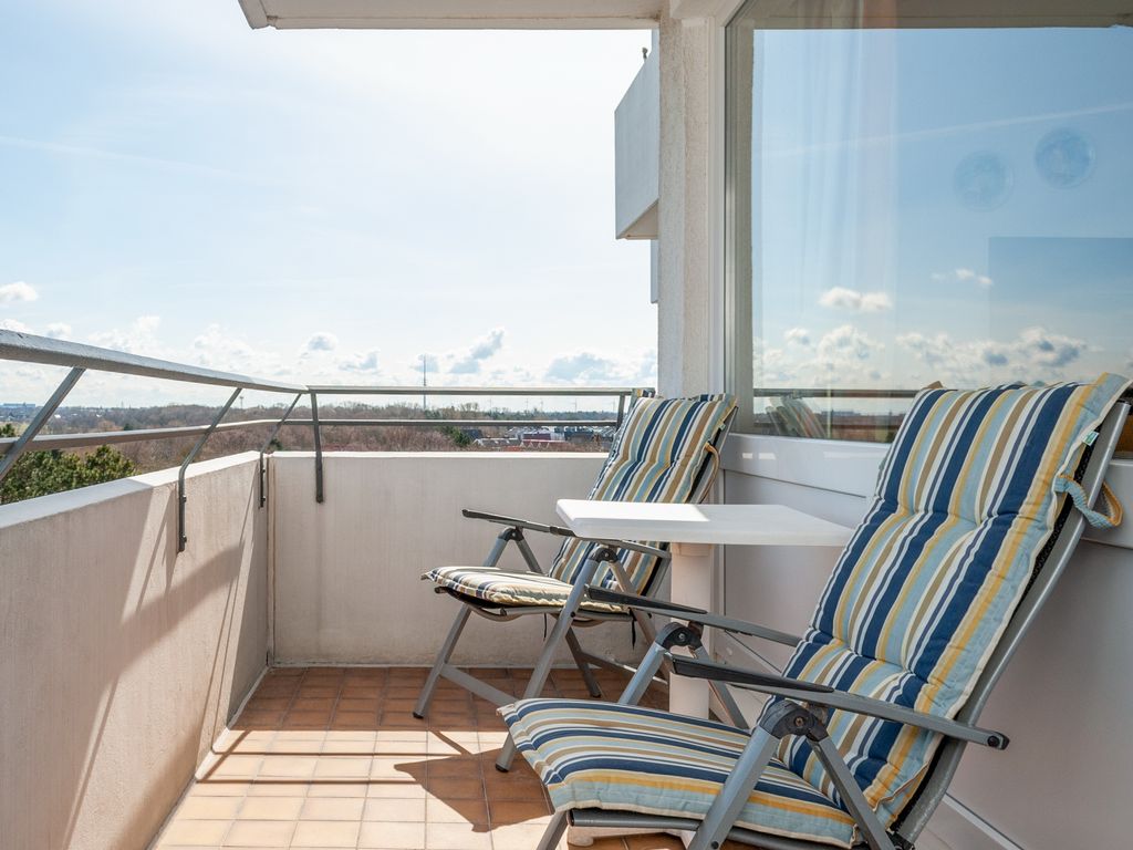 Hanseatic 610