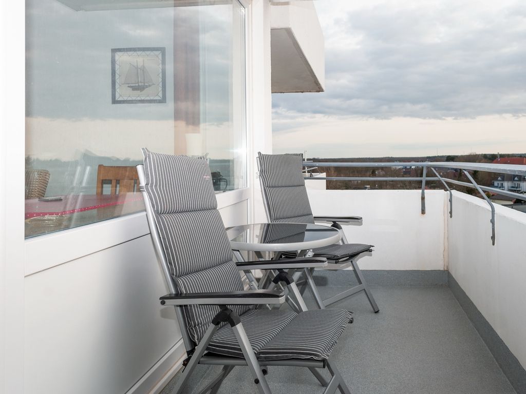 Hanseatic 702