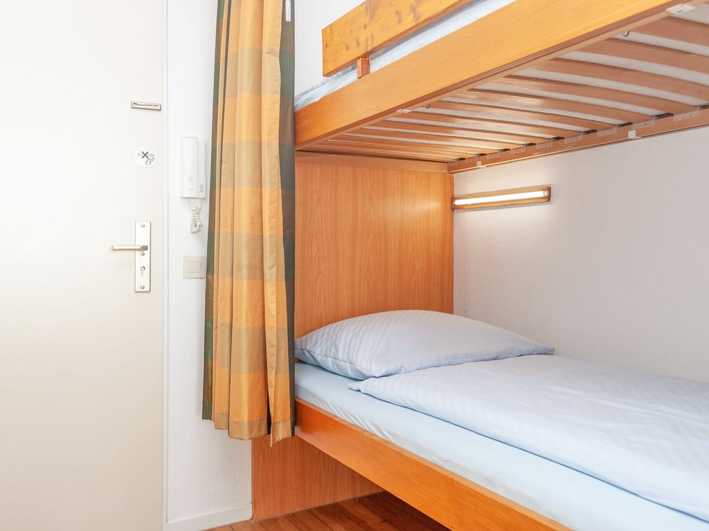 Hanseatic 801