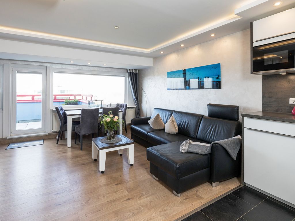 Penthouse 93