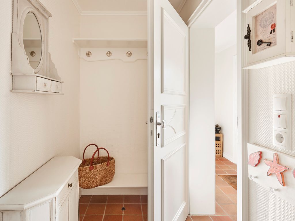 Haus Josias B - links