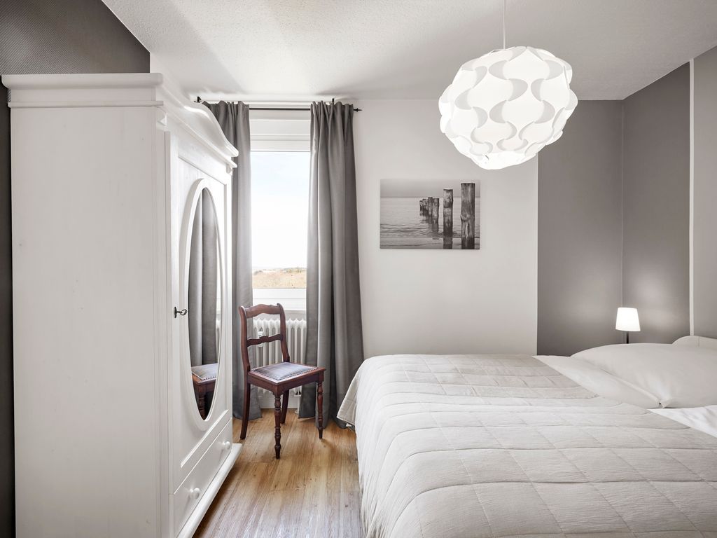 Haus Uthlande Wyk: Küche einer Ferienwohnung