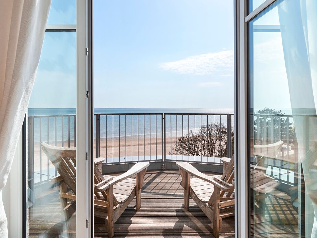 Schloss am Meer Wyk: Küche einer Ferienwohnung