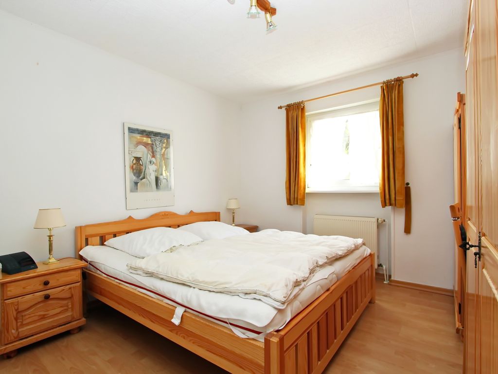 Üüs Hüs, App. 3