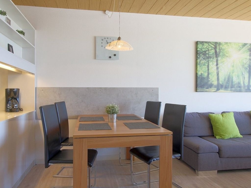 Apartment 225
