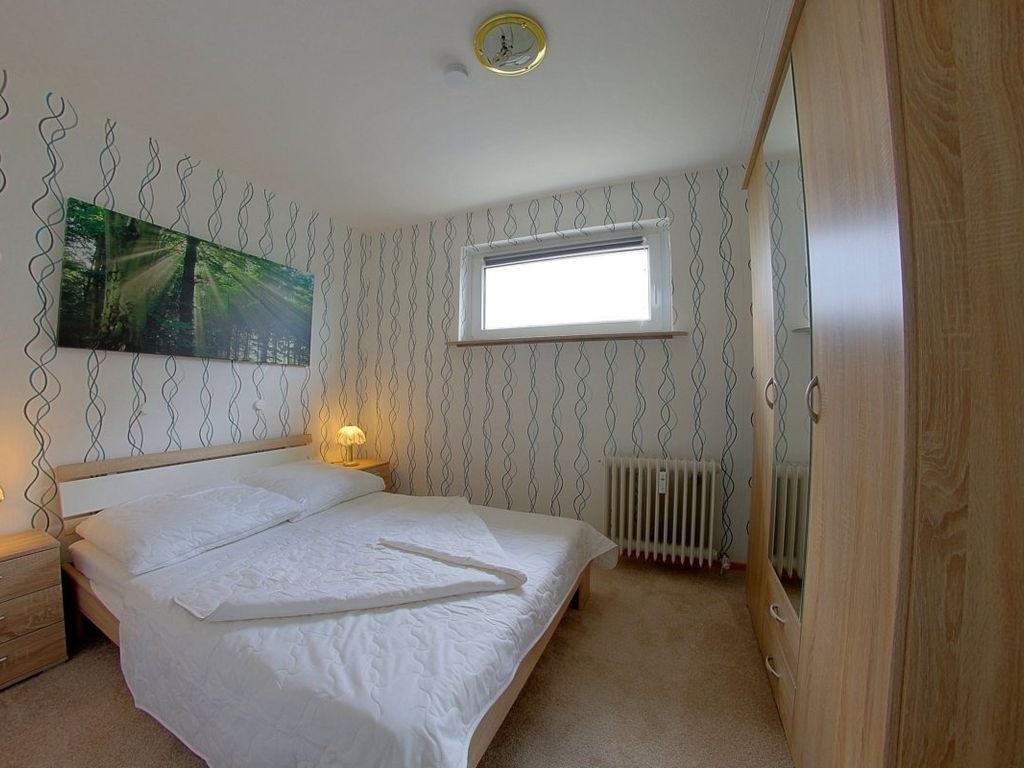 Apartment 283