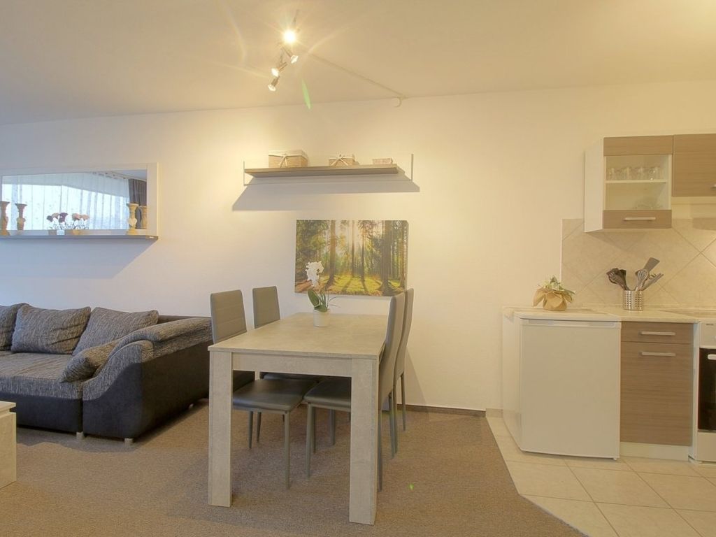 Apartment 411