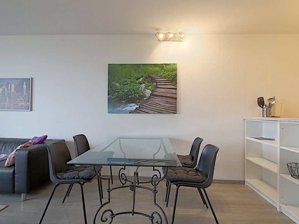 Apartment 412
