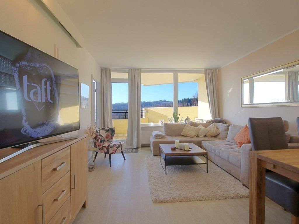 Apartment 422
