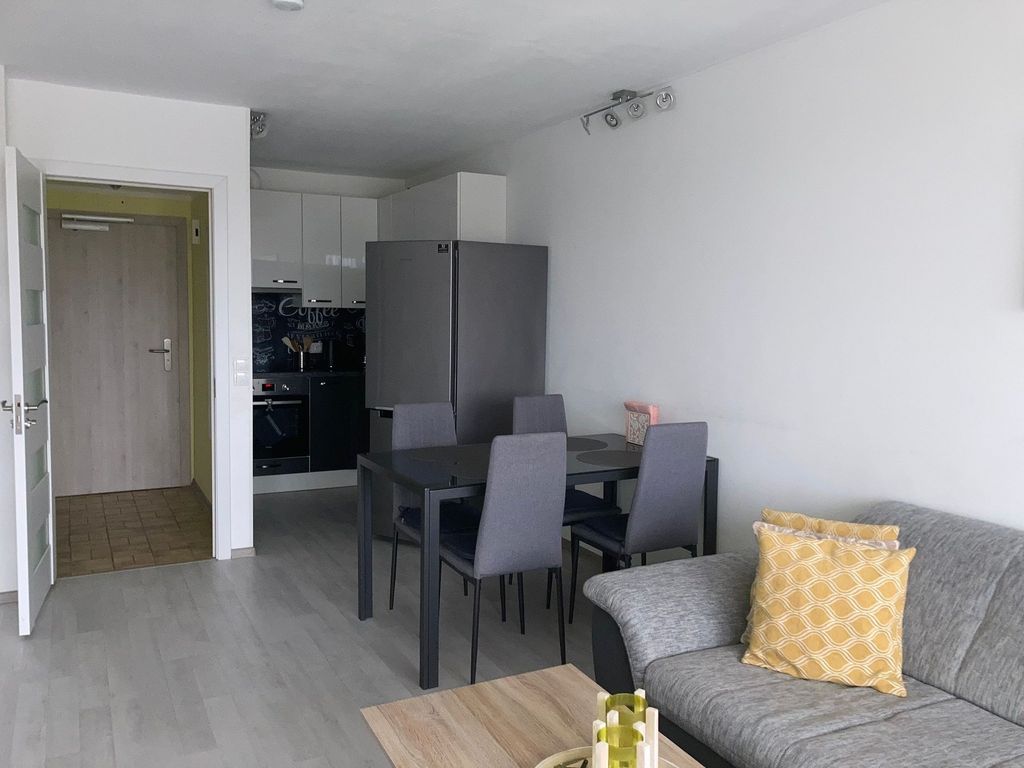 Apartment 425