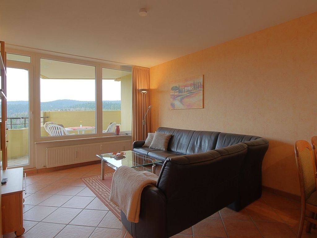 Apartment 452