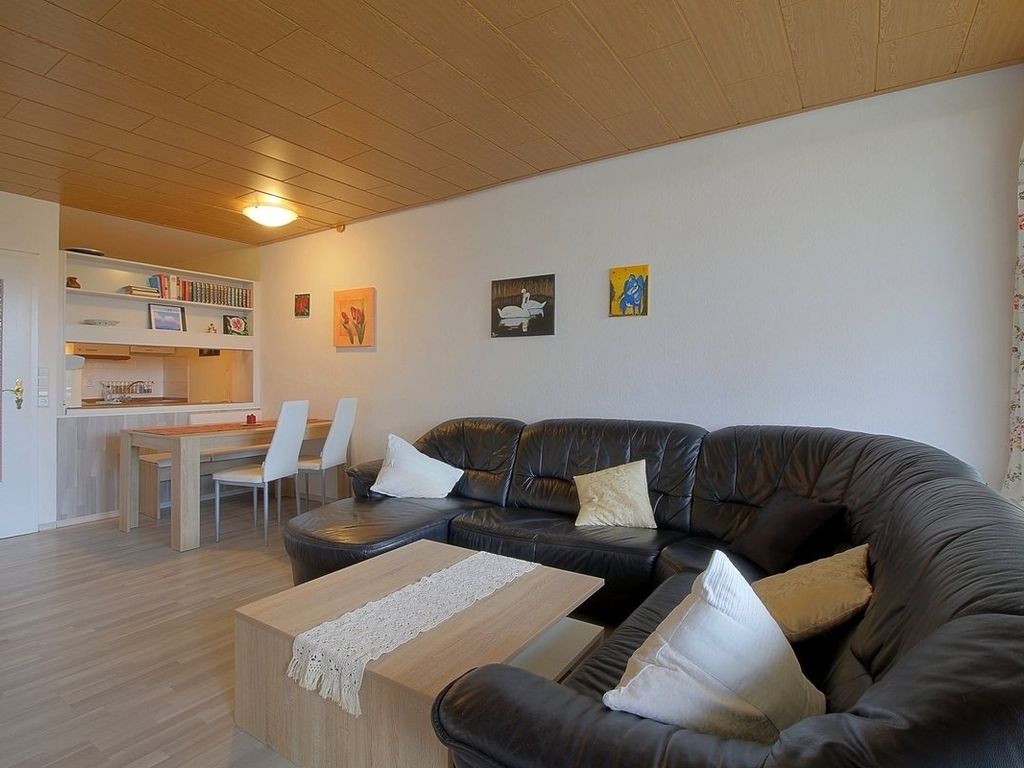 Apartment 527