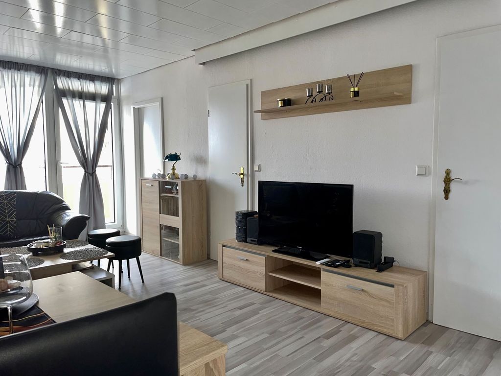 Apartment 527