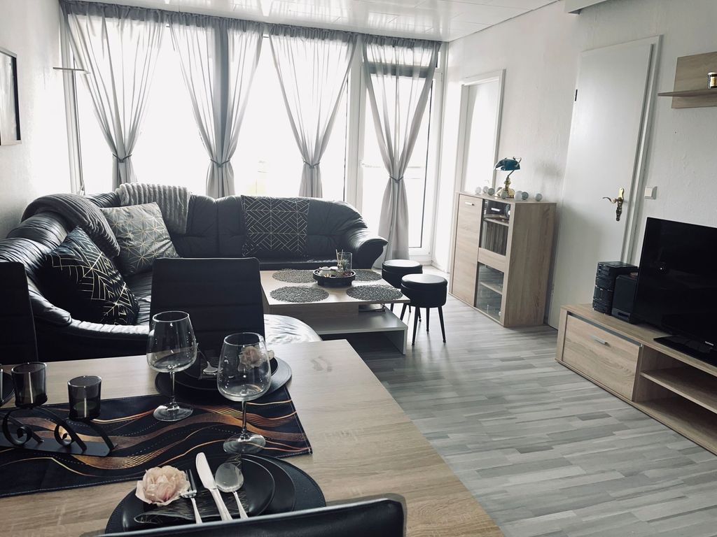 Apartment 527