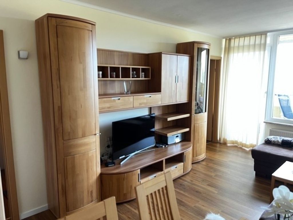 Apartment 582