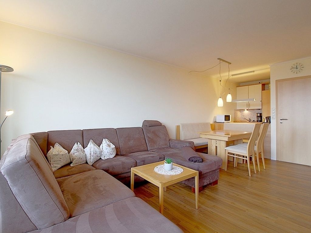 Apartment 582