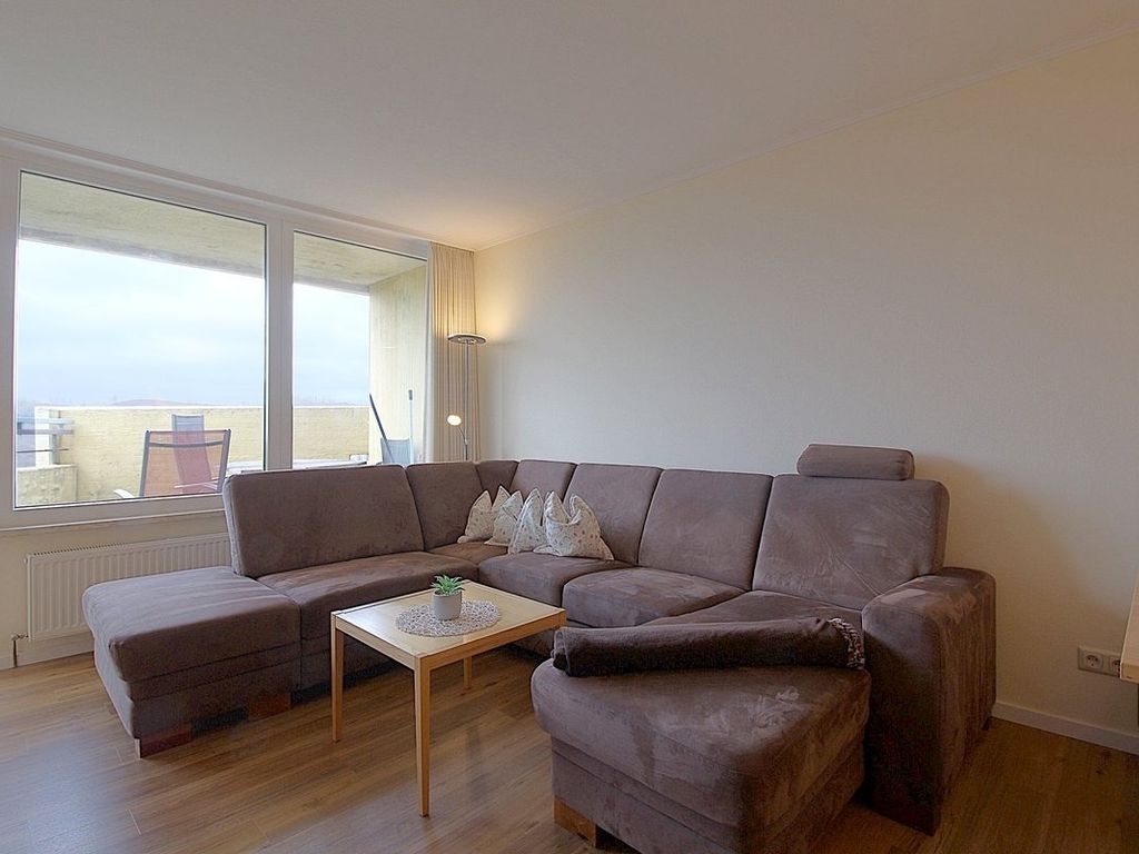 Apartment 582